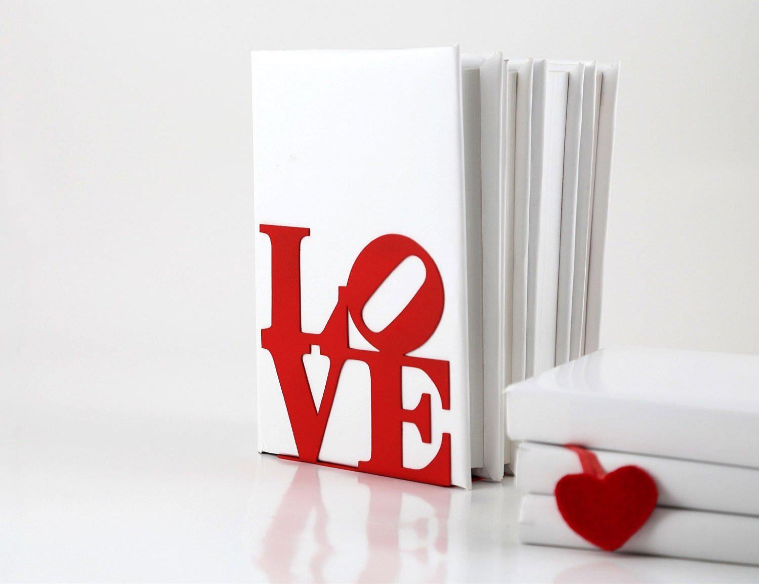 Книготримач Love (sp6-1619359170630)