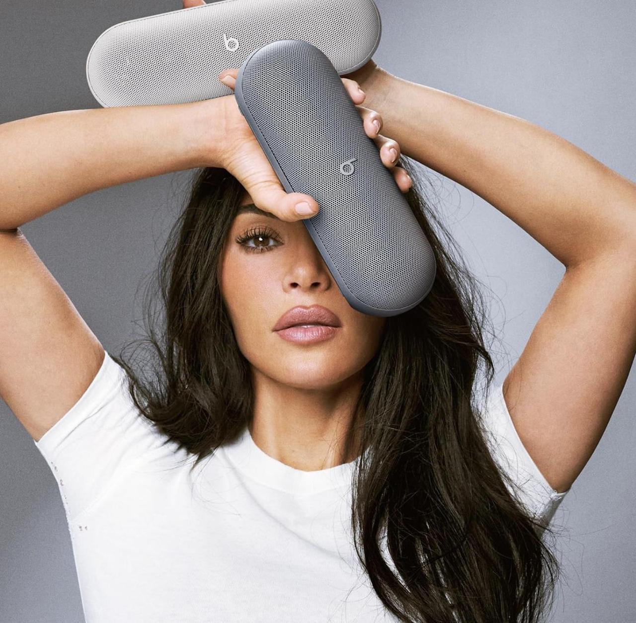 ᐉ Портативная колонка Beats Pill x Kim Kardashian Special Edition