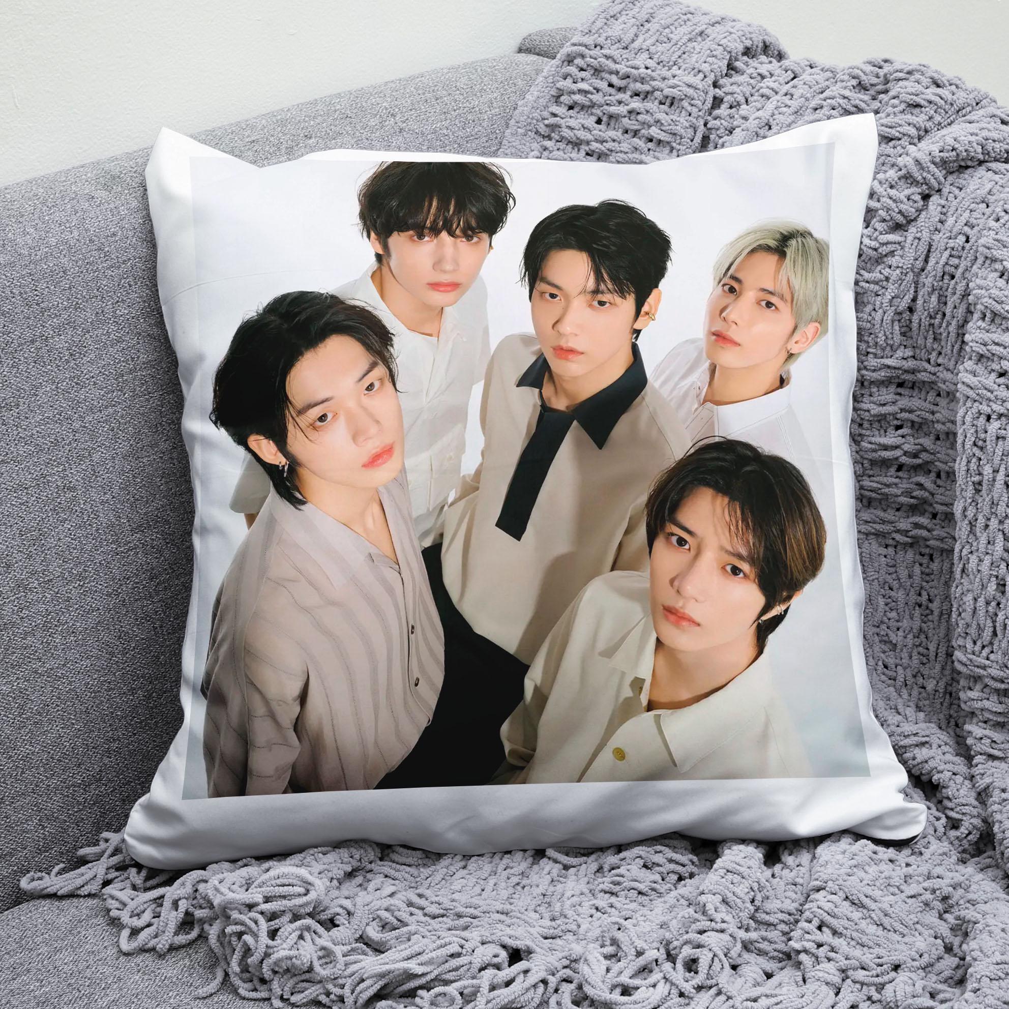 Плюшевая подушка квадрат с принтом K-Pop Tomorrow X Together