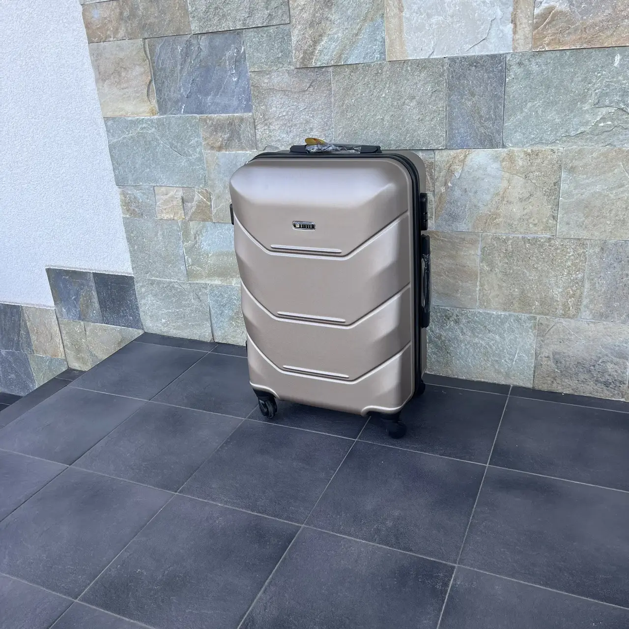 Валіза дорожня Bloom 1507 М 63л Шампань - фото 3 Валіза дорожня Bloom 1507 М 63л Шампань - фото 3