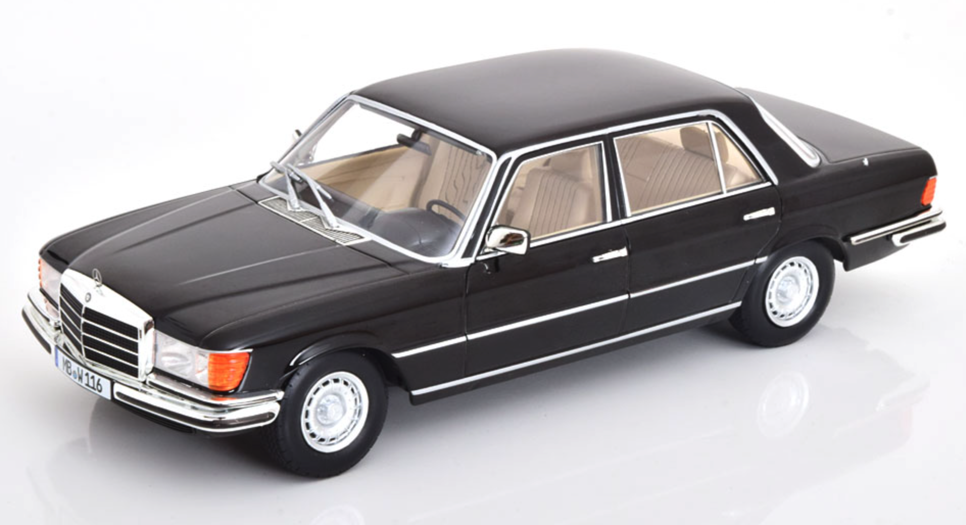 Модель автомобиля iScale 1:18 Mercedes-Benz 450 SEL 6.9 W116 1972-1980 Black (6900000180822)