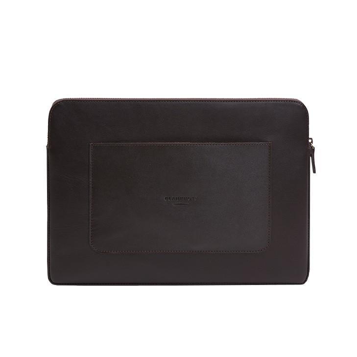 Чохол для ноутбука шкіряний на блискавці з хлястиком та кишенею Темно-коричневий (A-028512)