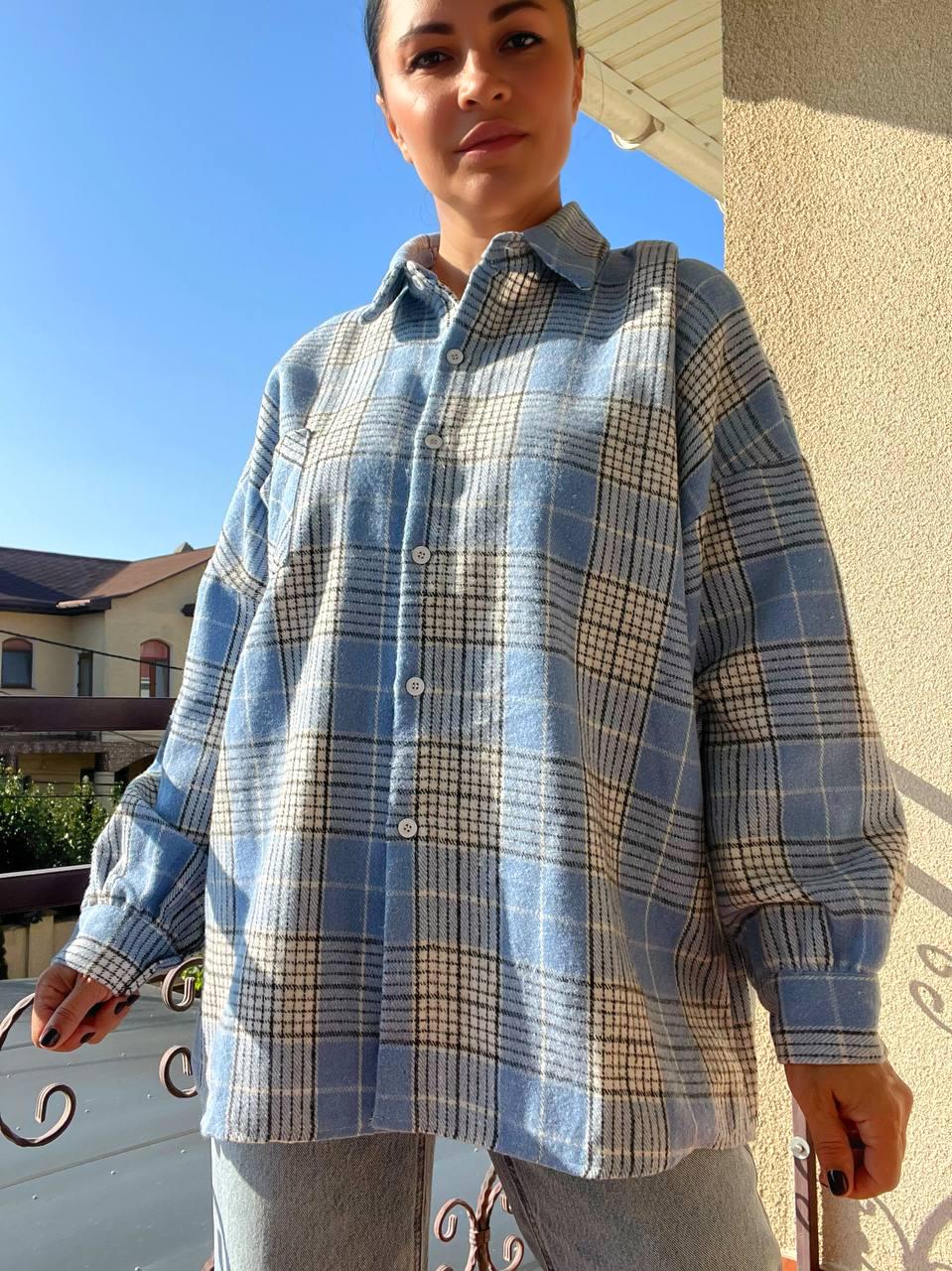 Рубашка женская Baoyu 221 клетчатая оверсайз в клетку теплый байковый карман OS Голубой (2766) - фото 3 Рубашка женская Baoyu 221 клетчатая оверсайз в клетку теплый байковый карман OS Голубой (2766) - фото 3