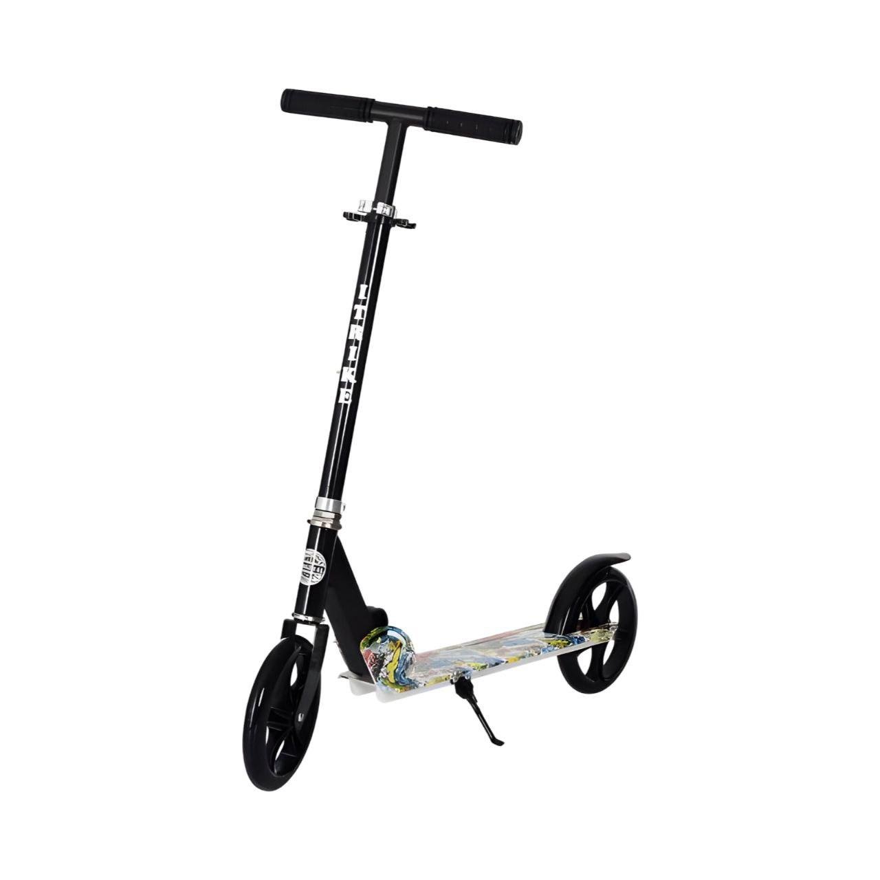 Самокат SR 2-010-2-WP1 с цветным принтом подставка/замок/ремень Черный (25547010) - фото 1