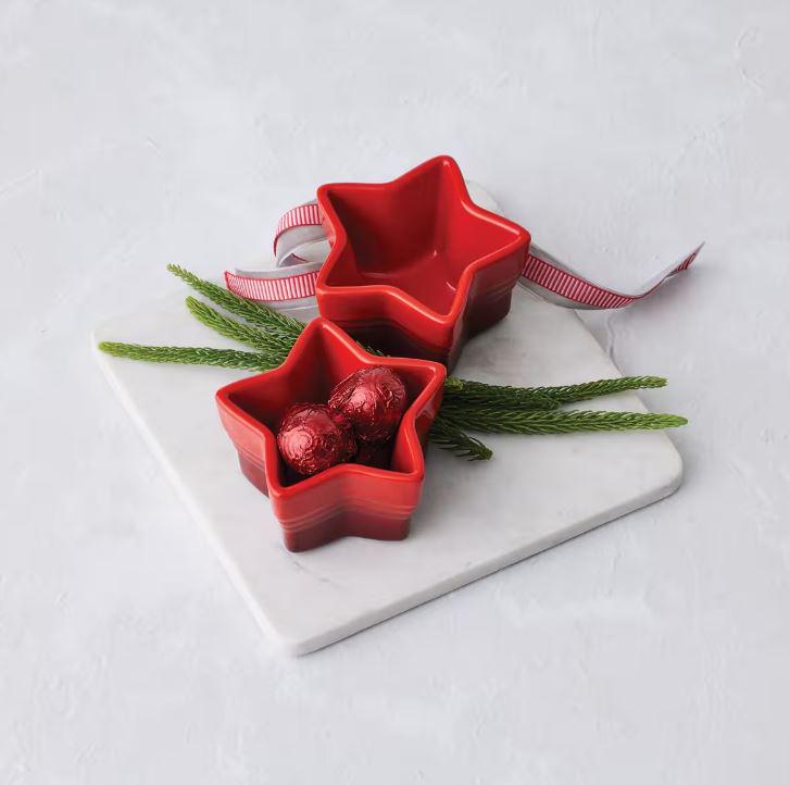 Набір . форм для запікання Le Creuset Christmas 130 мл 2 шт Cerise (89176130600003) - фото 5 Набір . форм для запікання Le Creuset Christmas 130 мл 2 шт Cerise (89176130600003) - фото 5