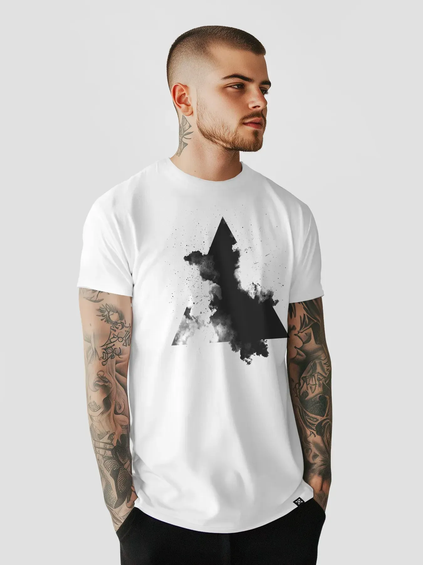 Футболка мужская Smoke Triangle L Белый (26914151)