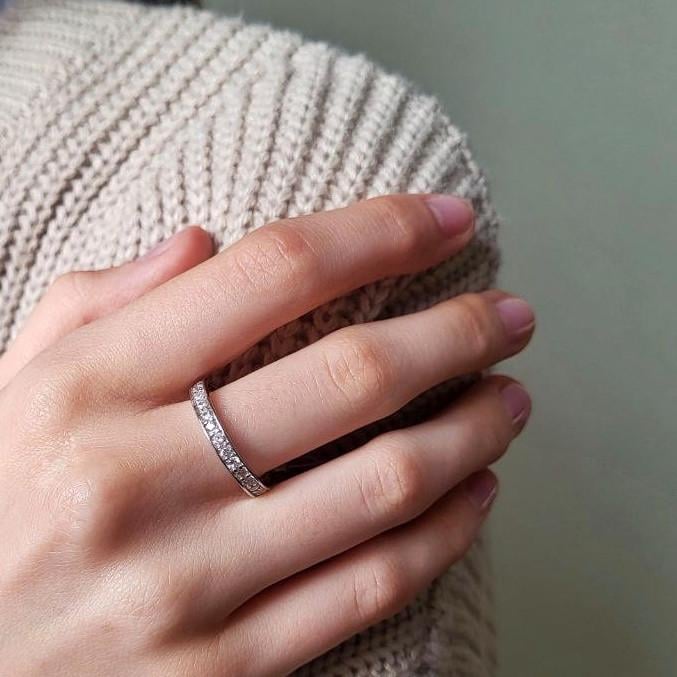 Каблучка доріжка з білими каменями срібло 925 проби родоване 2,20 г р. 19 (1876рк) - фото 2 Каблучка доріжка з білими каменями срібло 925 проби родоване 2,20 г р. 19 (1876рк) - фото 2