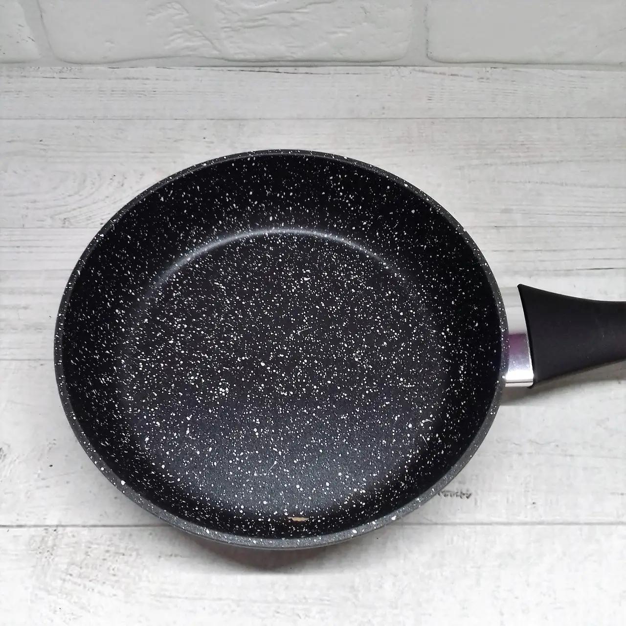 Сковорода с антипригарным мраморным покрытием Edenberg EB-3424 26 см - фото 5 Сковорода с антипригарным мраморным покрытием Edenberg EB-3424 26 см - фото 5