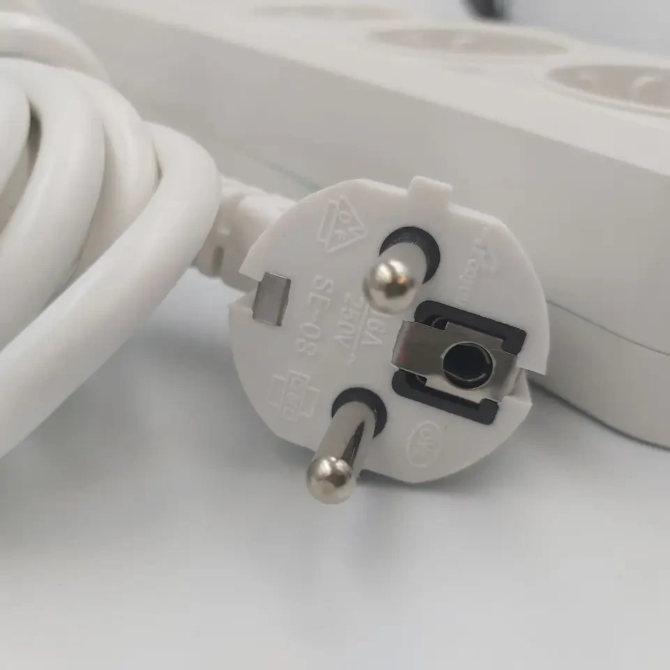 Подовжувач мережевий RLFR 10А 5 гнізд з вимикачем 3 м (1771) - фото 4 Подовжувач мережевий RLFR 10А 5 гнізд з вимикачем 3 м (1771) - фото 4