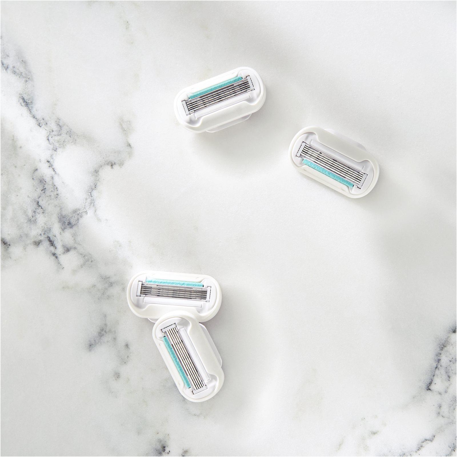 Картриджи сменные для бритья женские Gillette Venus Deluxe Smooth Sensitive 3 шт. - фото 7 Картриджи сменные для бритья женские Gillette Venus Deluxe Smooth Sensitive 3 шт. - фото 7