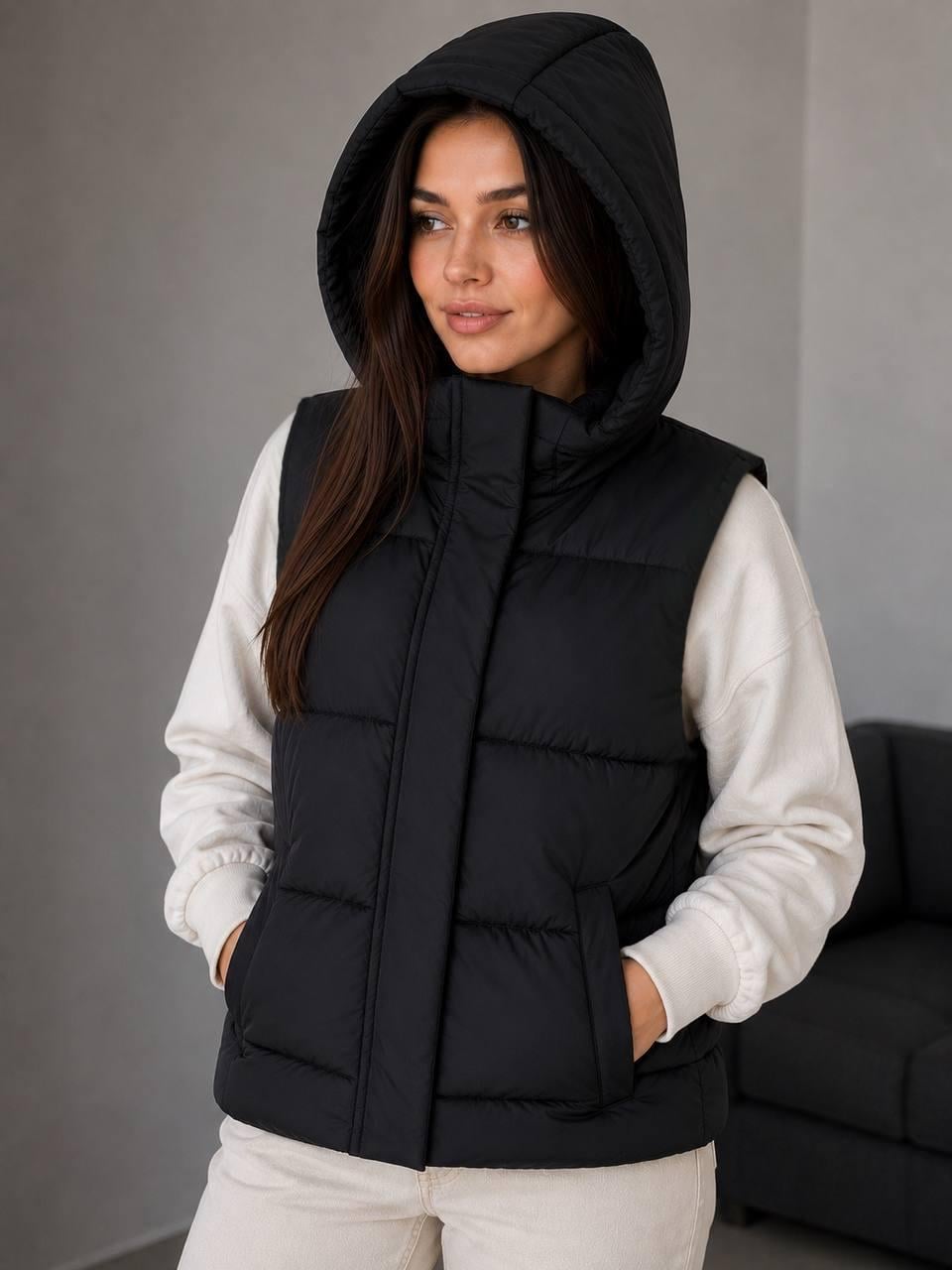 Жилетка женская Lady Yep 7015-2 с капюшоном средняя длина р. 42 Черный (7552) Жилетка женская Lady Yep 7015-2 с капюшоном средняя длина р. 42 Черный (7552)