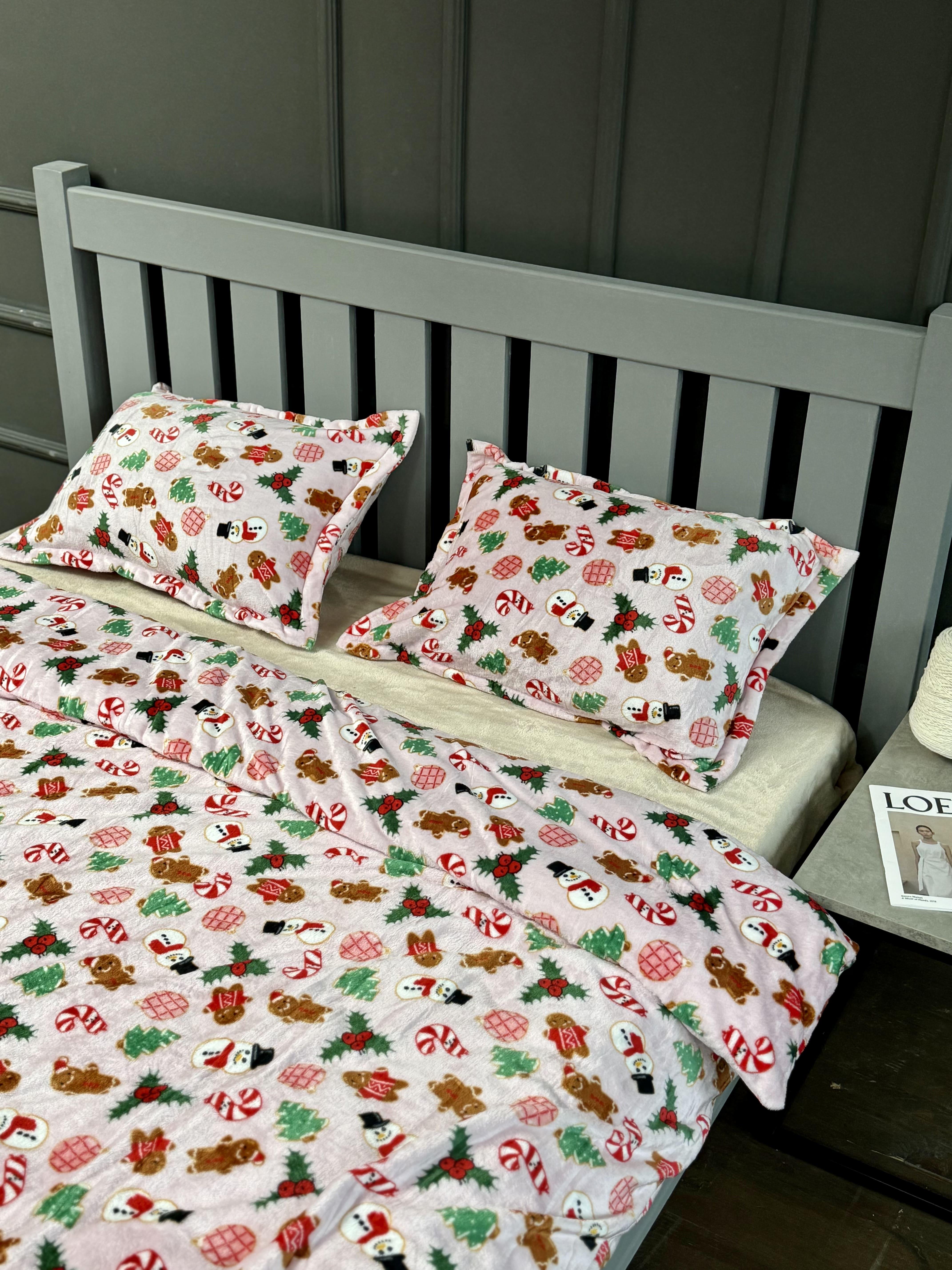 Комплект постельного белья на резинке Сладкое Рождество плюш полуторный/наволочки 50х70/70x70 см (9051) - фото 7