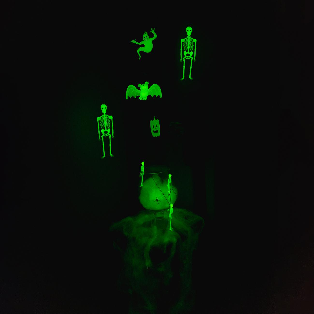 Декор YES! Fun Halloween Скелет 2 шт. 34 см Светонакопительный (974354) - фото 3 Декор YES! Fun Halloween Скелет 2 шт. 34 см Светонакопительный (974354) - фото 3