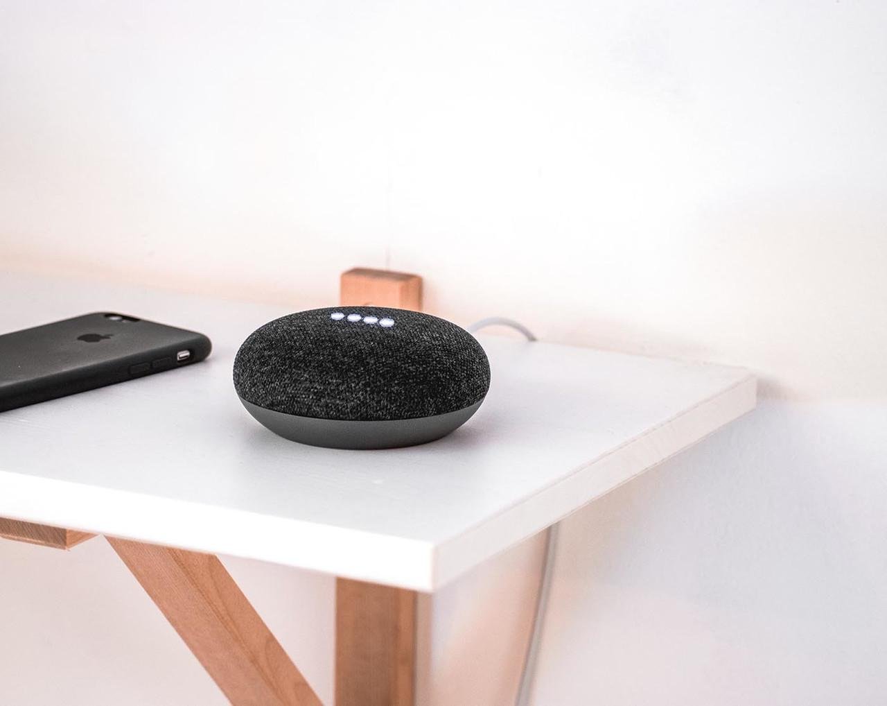 Розумна колонка Google Home Mini Charcoal (GA00216) - фото 7