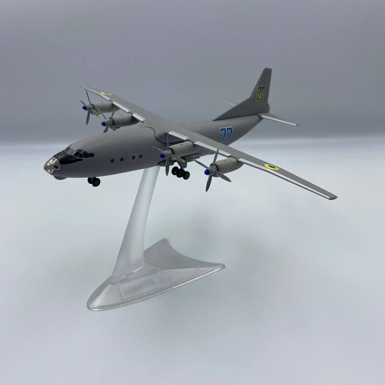 Модель літака Антонов Ан-12 Повітряні Сили України 77 Blue 1:200 (205039)