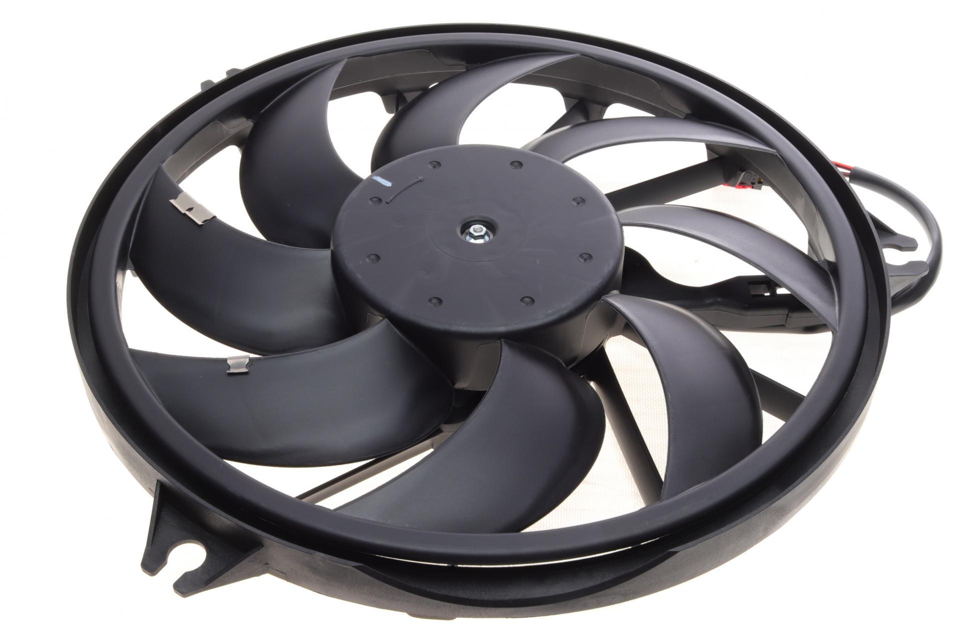 Вентилятор радіатора Peugeot 206 1,1-2,0 98- з дифузором (47324)