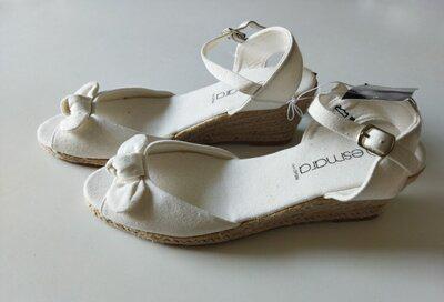 Босоніжки Esmara р. 39 Білий