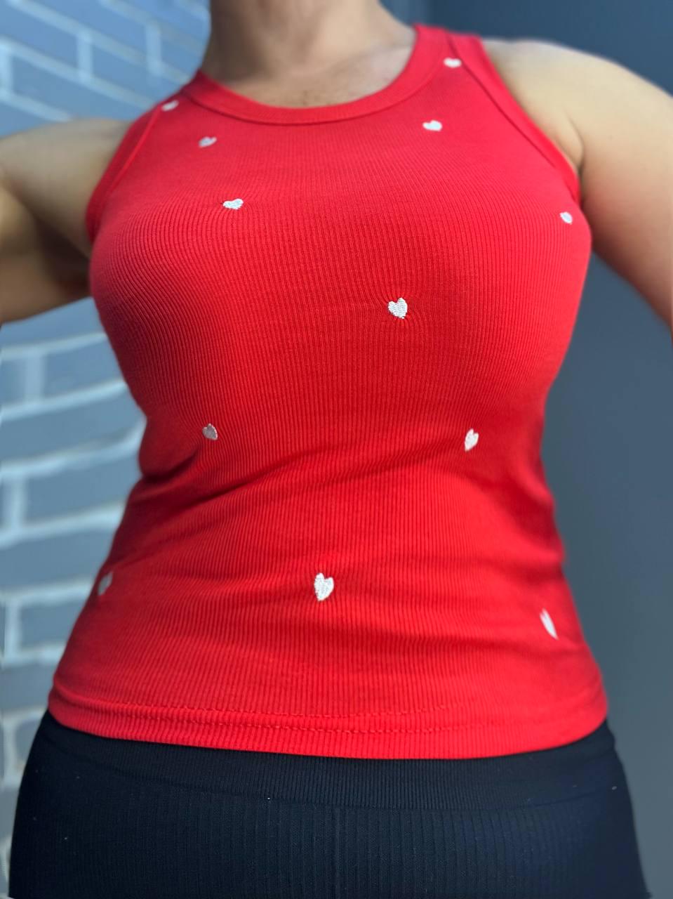 Майка женская W 9223 рубчик вышитые сердца OS Красный (2096)
