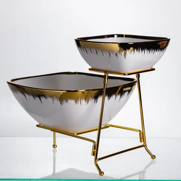 Фруктовница фарфоровая на 2 яруса на металлической подставке 31х23х25 см Белый/Золотой - фото 3 Фруктовница фарфоровая на 2 яруса на металлической подставке 31х23х25 см Белый/Золотой - фото 3