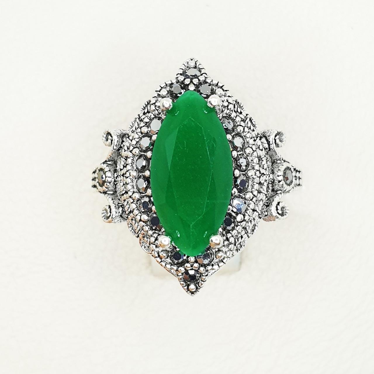 Кольцо серебряное с зеленым агатом р. 17,5 3,84 г (1584717531)