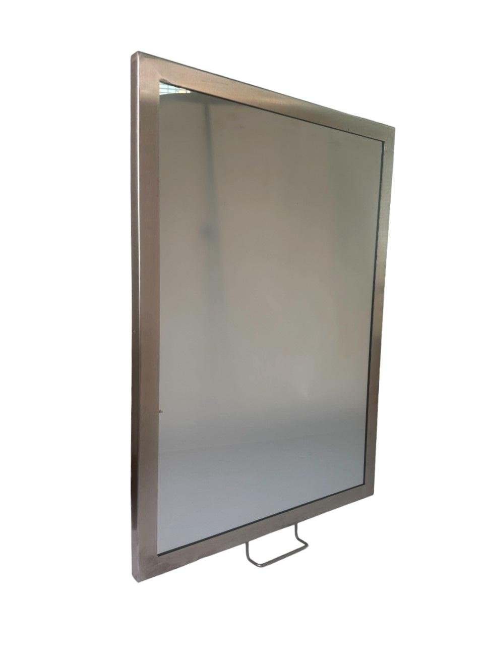 Зеркало с ручкой регулировки для людей с инвалидностью 50х70 см - фото 2 Зеркало с ручкой регулировки для людей с инвалидностью 50х70 см - фото 2