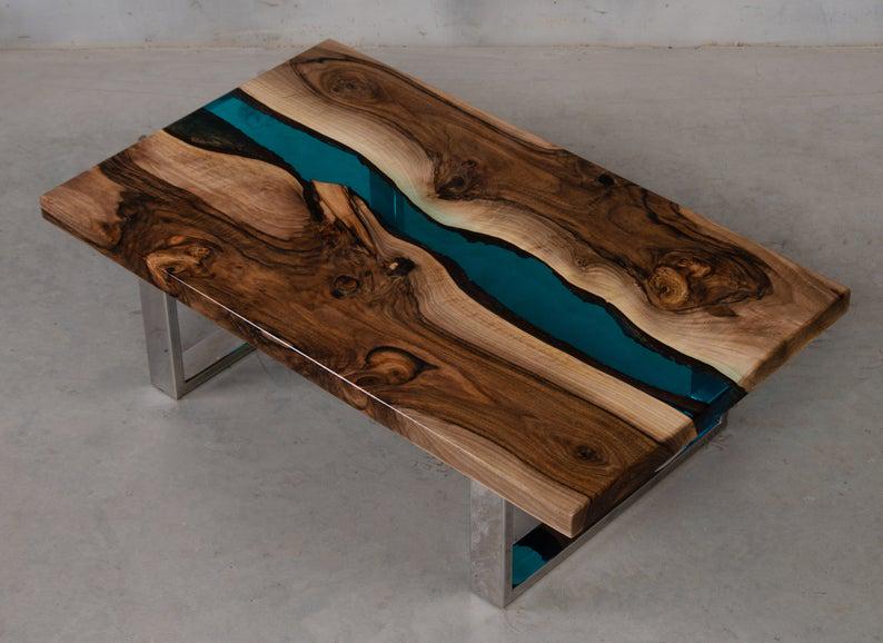 Стіл журнальний Х'юстон дизайнерський річка з прозорої синій епоксидної смоли та масиву горіха 800х500х480 мм