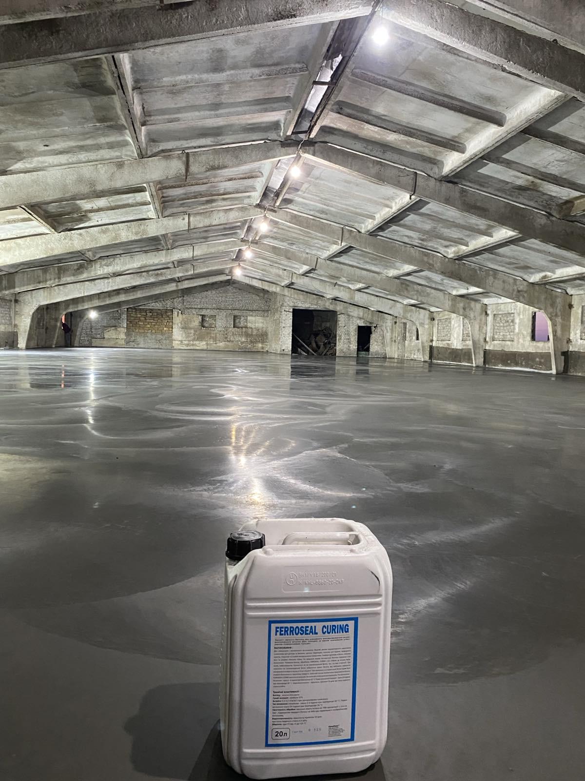 Лак акриловый FERROSEAL-curing водяной для топинговых полов 20 л - фото 2 Лак акриловый FERROSEAL-curing водяной для топинговых полов 20 л - фото 2