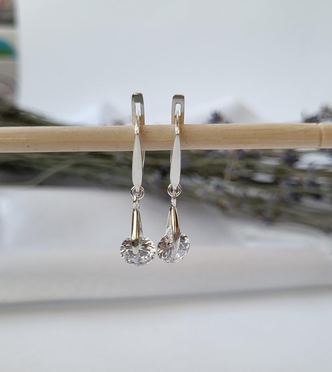 Серьги Льдинка с белыми камнями серебро 925 пробы 3,00 г (5838/1)