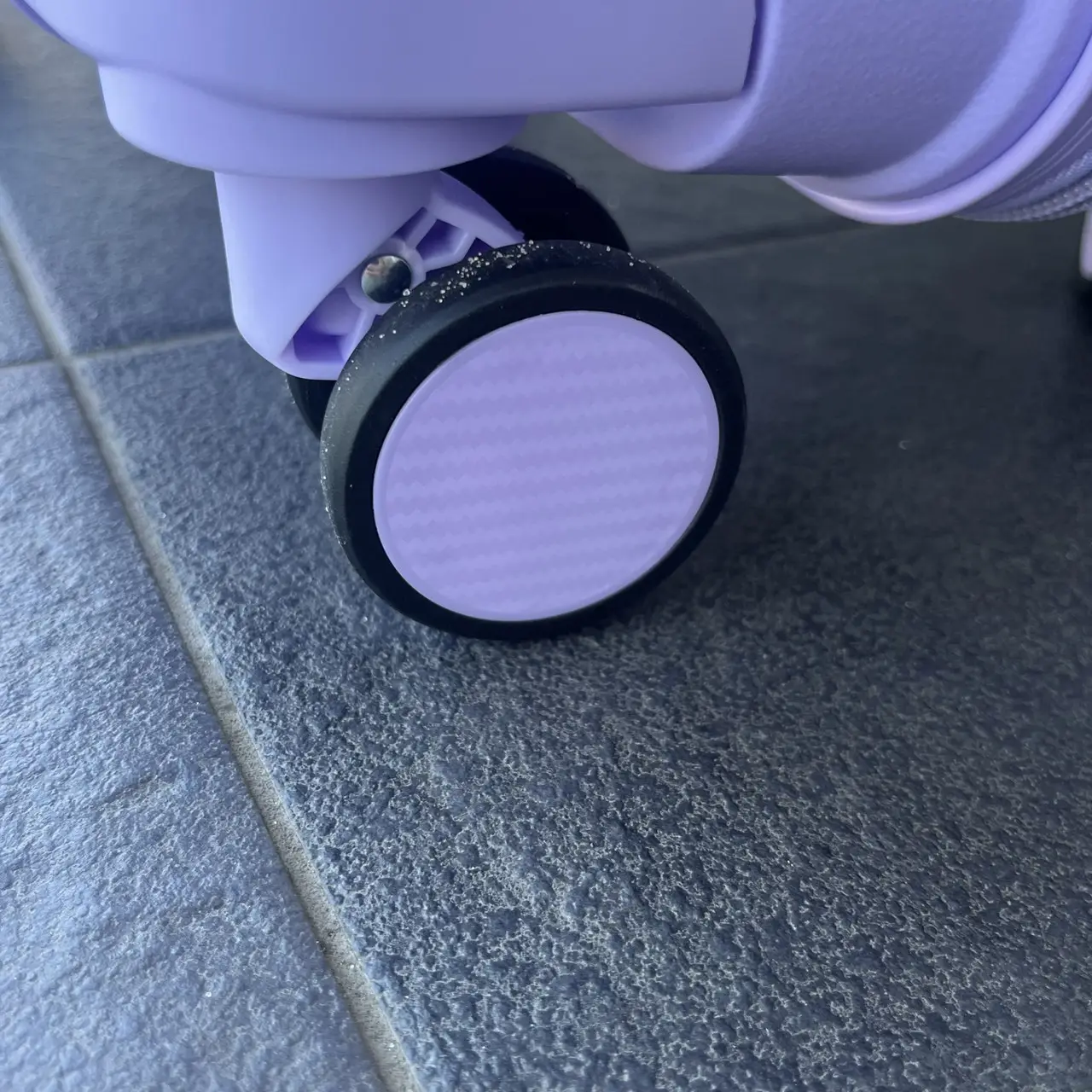 Валіза дорожня з поліпропілену Bloom 1706 середній М 63 л Фіолетовий - фото 6 Валіза дорожня з поліпропілену Bloom 1706 середній М 63 л Фіолетовий - фото 6