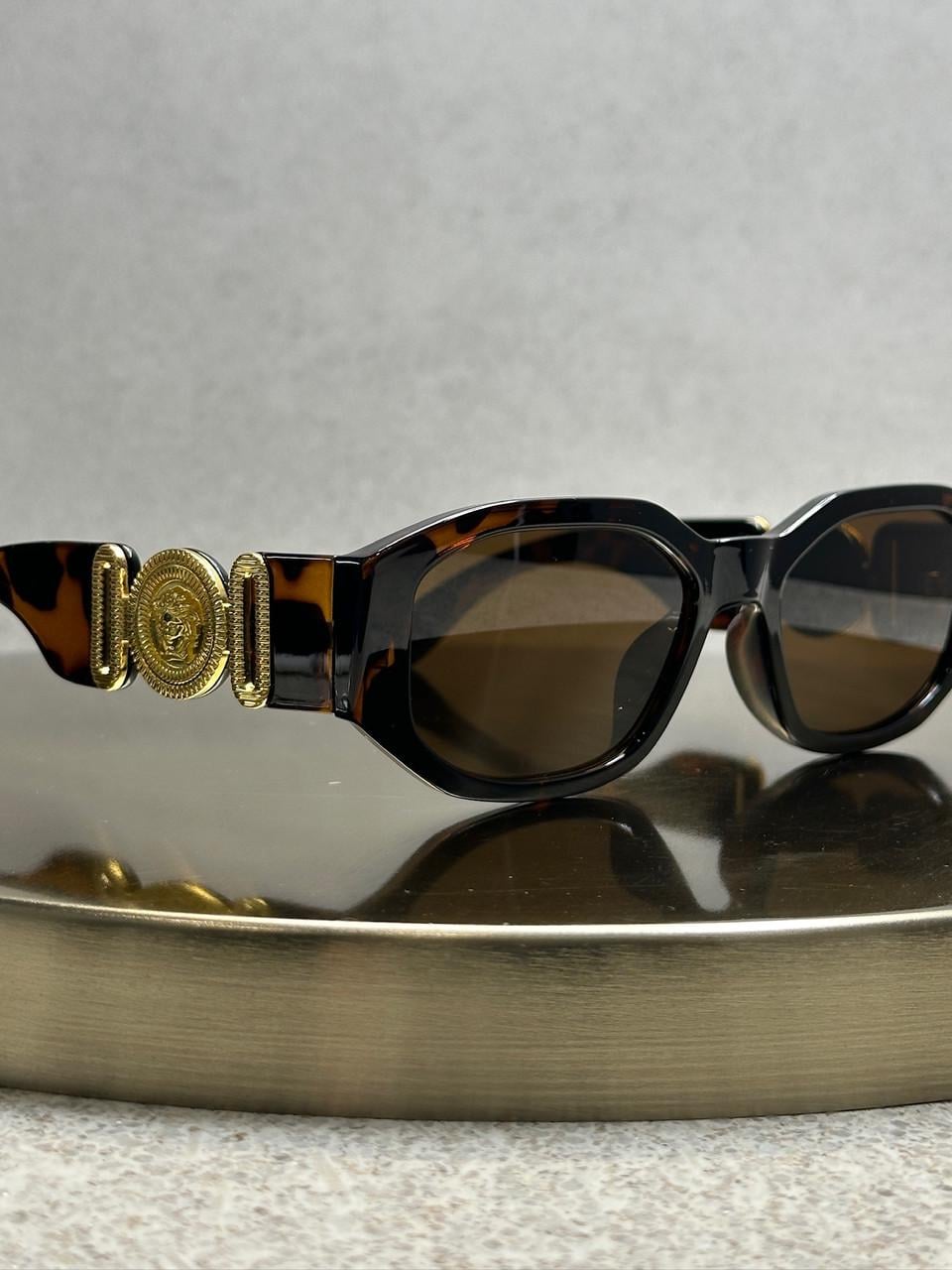 Солнцезащитные очки Versace VE4361 коричневая линза Медуза унисекс Черепаховый