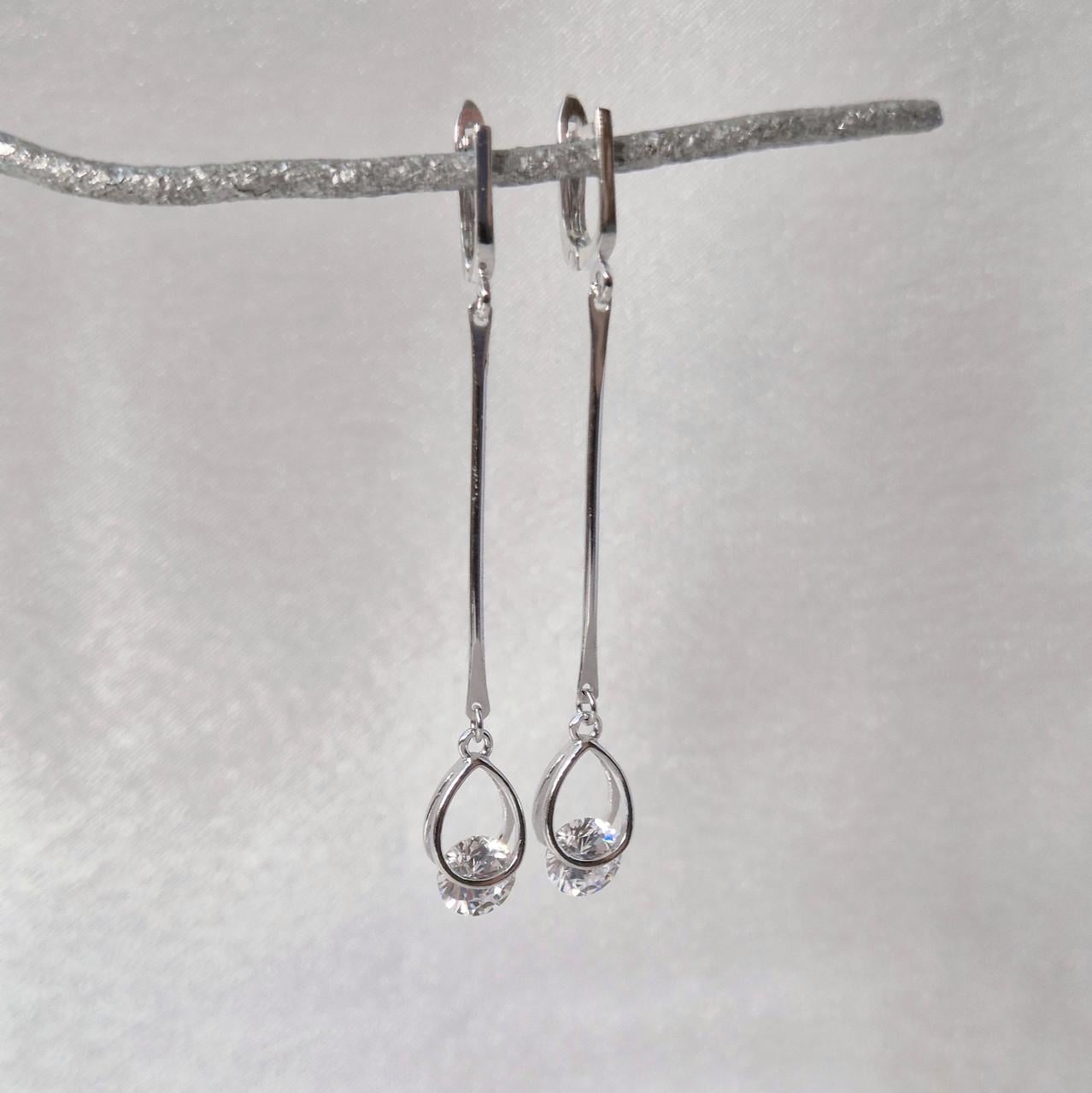 Серьги с подвеской белый камень серебро 925 пробы родированное 4,20 г (53909р)