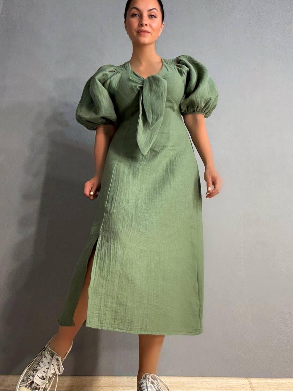 Платье женское MIX RAY 4196 длинное с разрезом узел на груди из муслина S Хаки (1948)