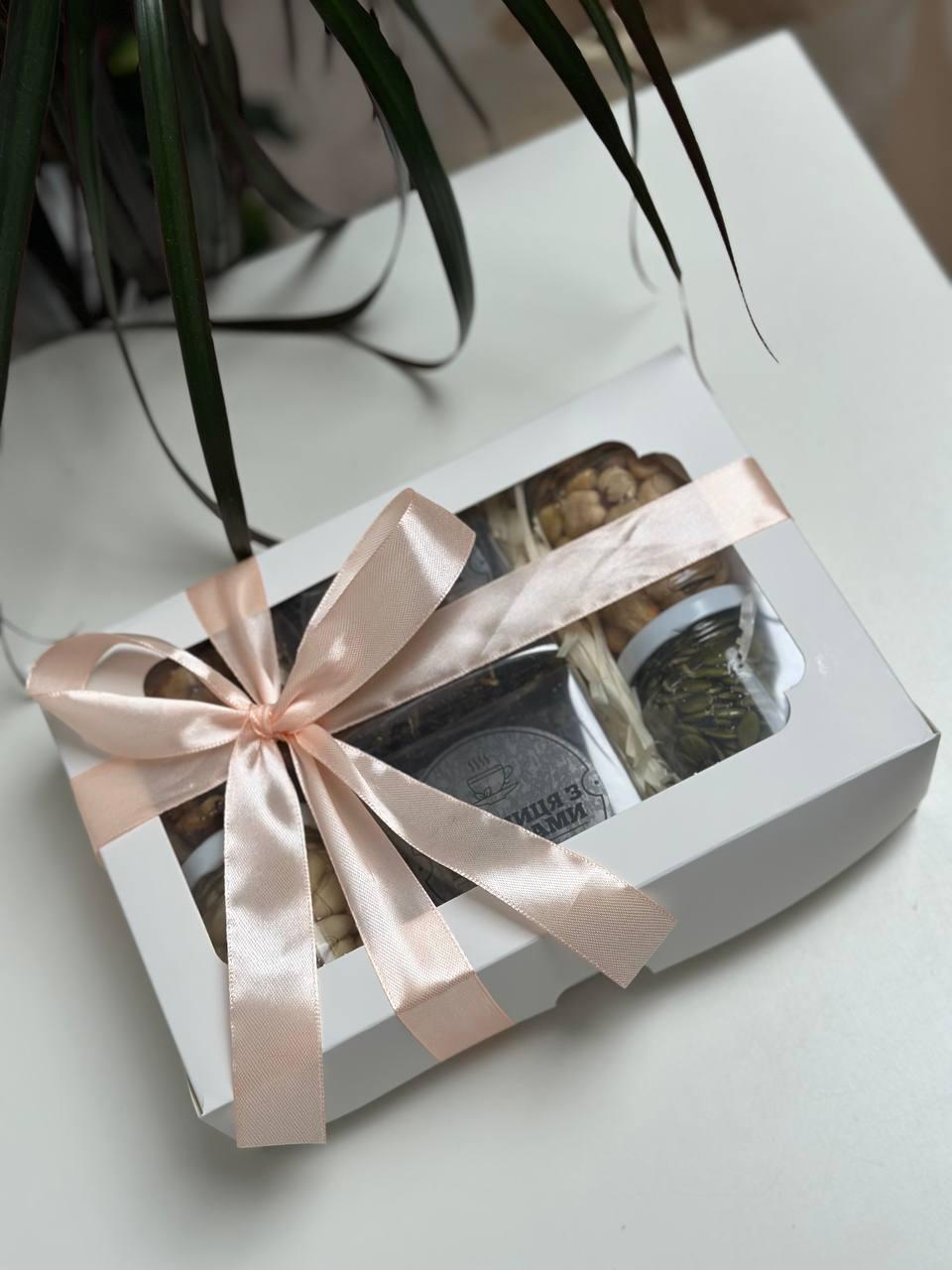 Набор Вкус вдохновения орешки в меде акации 4 банки по 130 г и 2 чая по 50 г - фото 3