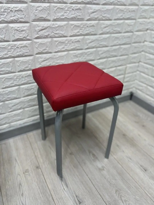 Табурет кухонний Tutti Lux в сірому каркасі 30х30х45 см Червоний (28374689)