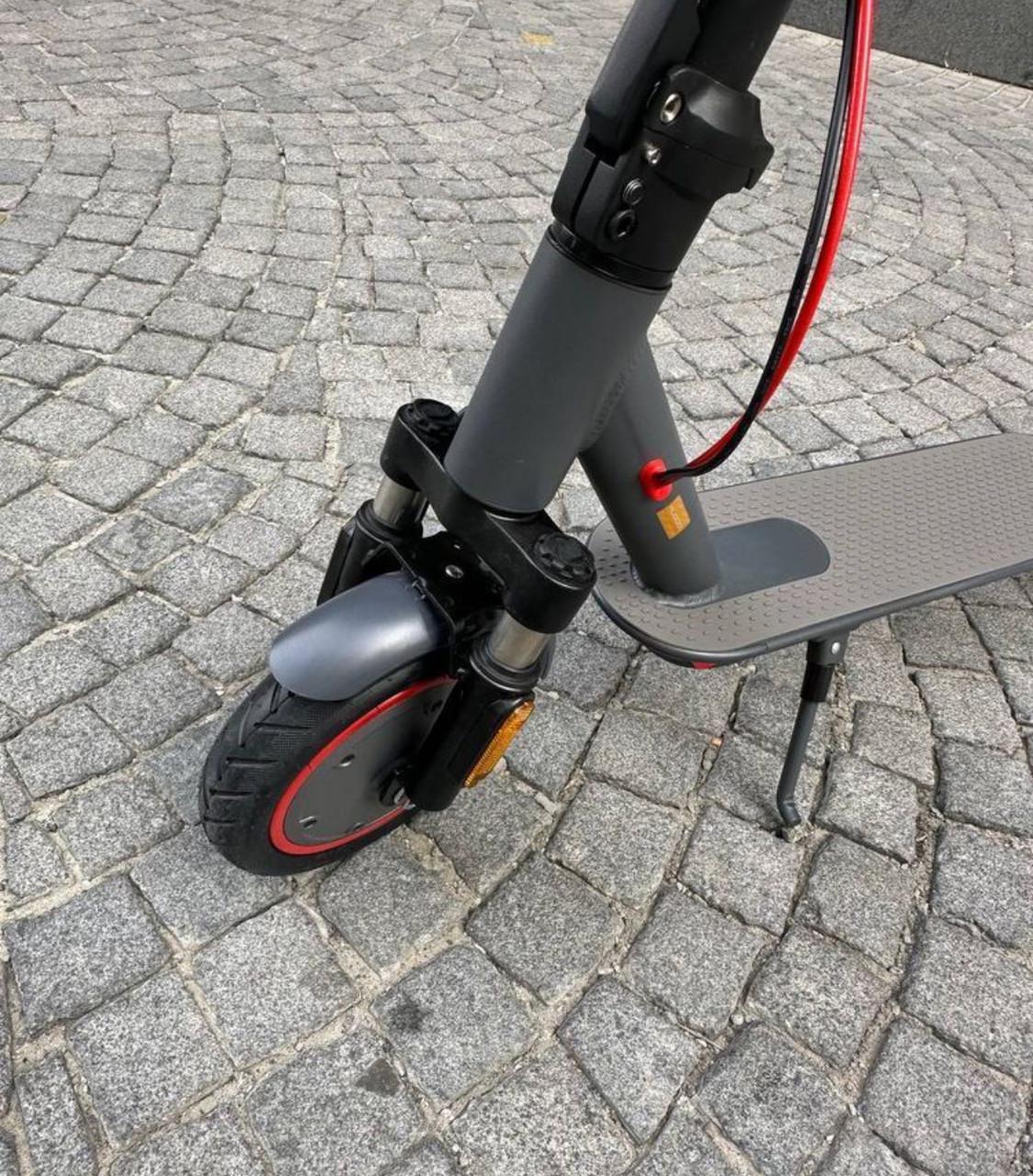 Электросамокат Mi Electric Scooter PRO 4 с передним амортизатором 13 Аг Серый (2694812408) - фото 3 Электросамокат Mi Electric Scooter PRO 4 с передним амортизатором 13 Аг Серый (2694812408) - фото 3