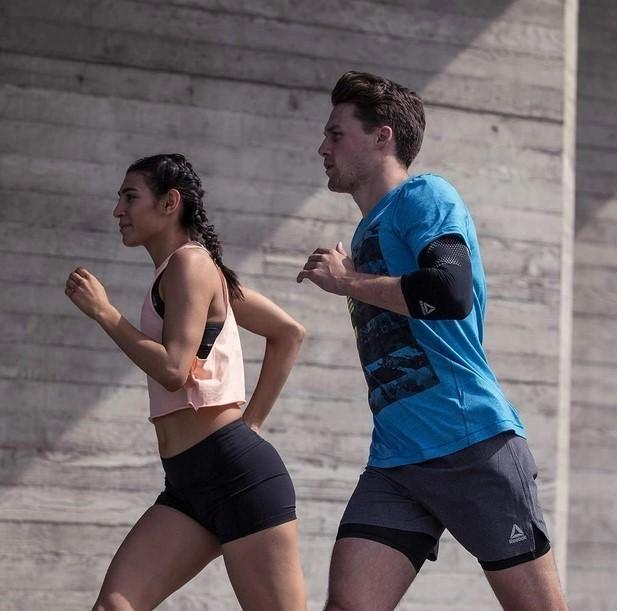 Фіксатор ліктя Reebok ELBOW SUPPORT S Чорно-сірий (RRSU-13523) - фото 7 Фіксатор ліктя Reebok ELBOW SUPPORT S Чорно-сірий (RRSU-13523) - фото 7