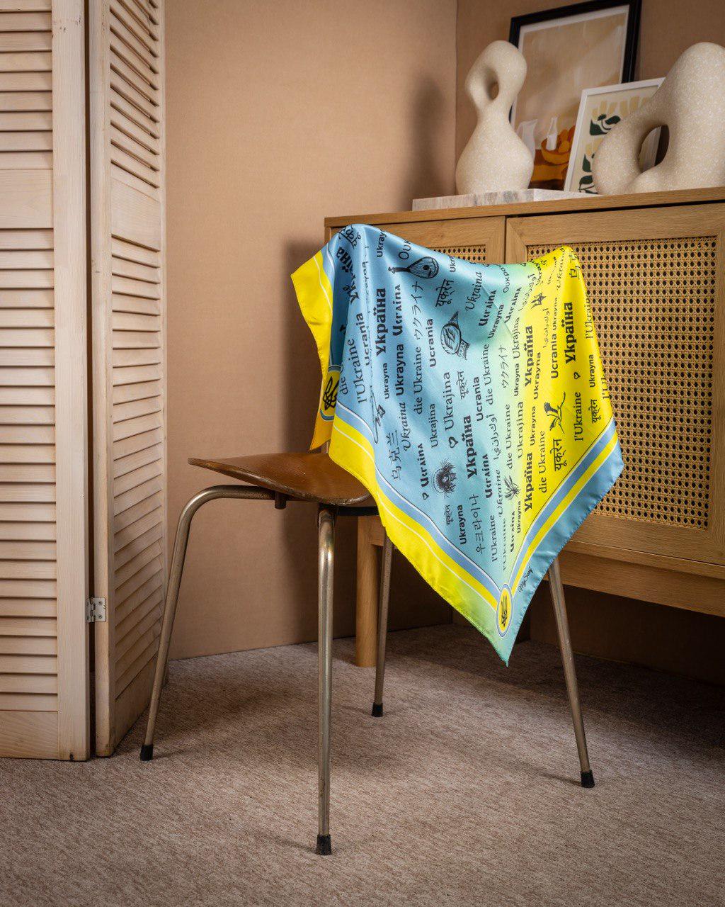 Хустка дизайнерська My Scarf Символи України 70х70 см (36919191) Хустка дизайнерська My Scarf Символи України 70х70 см (36919191)