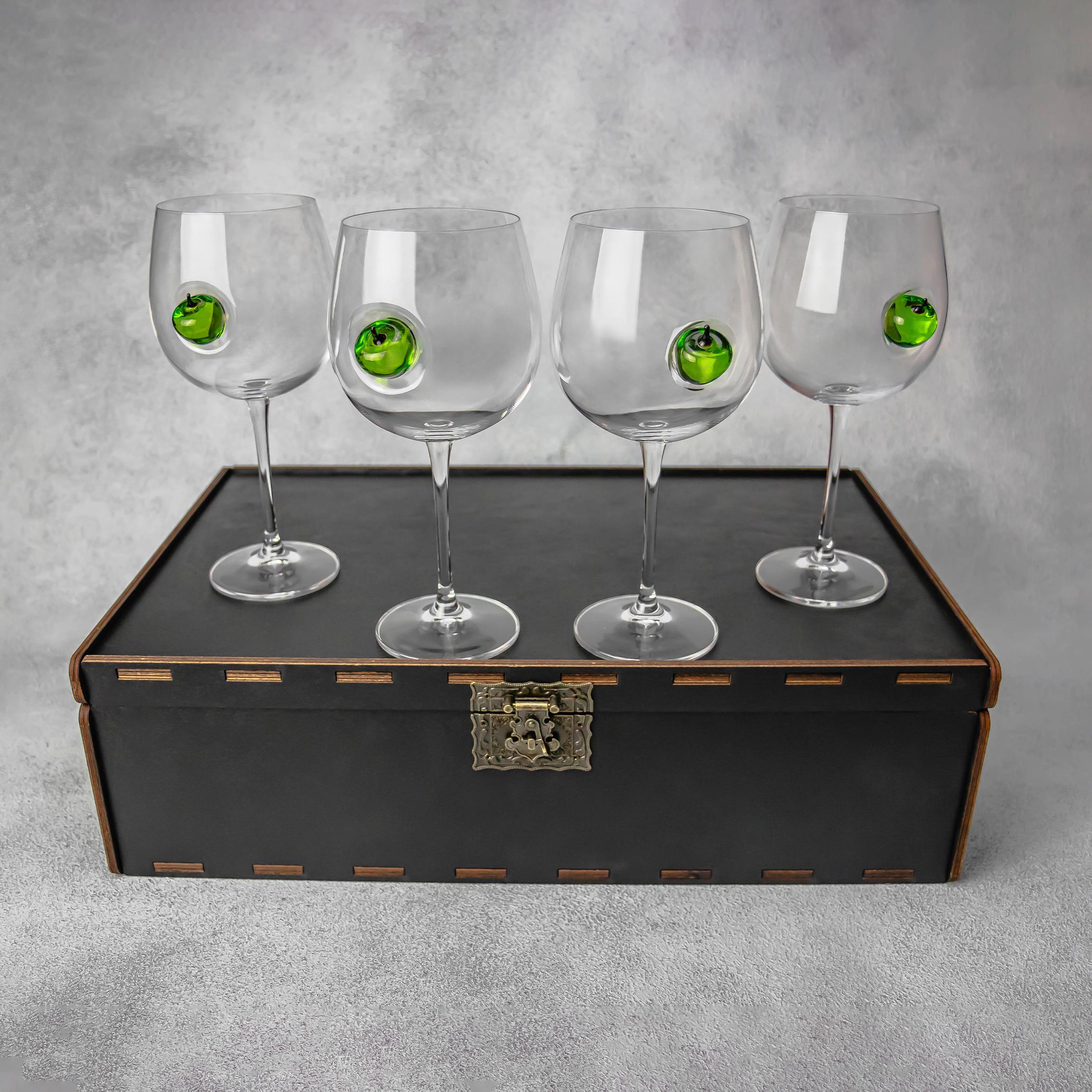 Набір на 4 Келихи коктейльні VSKLO з яблуком 670 мл (31554779)