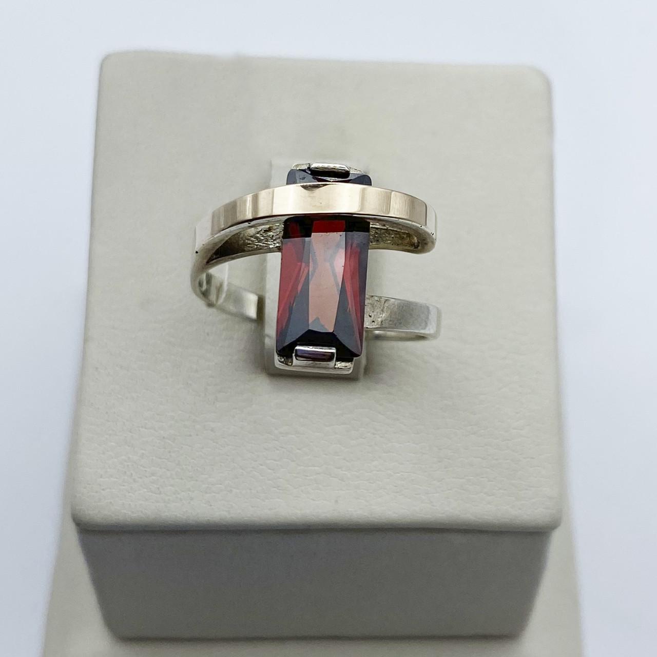 Кольцо серебряное с кубическим цирконием р. 18 3,06 г (1988256101)