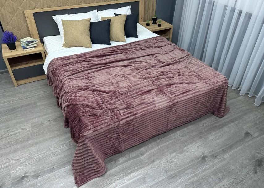 Покривало на ліжко Шарпей плюш в полоску 200х225 см Темно-пудровий (87-152)