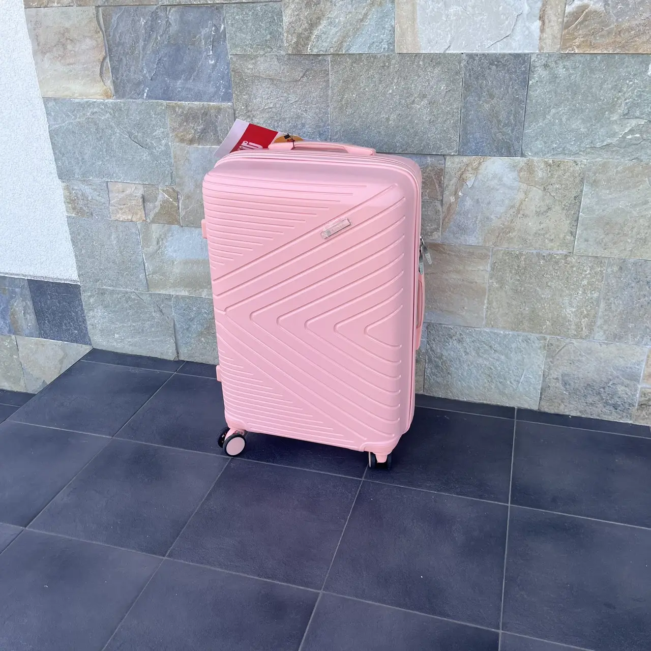 Валіза дорожня з поліпропілену Bloom 1706 середній М 63 л Персиковий - фото 3