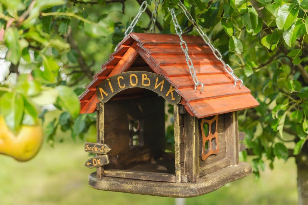 Кормушка для птиц подвесная Леший из древесины 29×27×34 см - фото 3