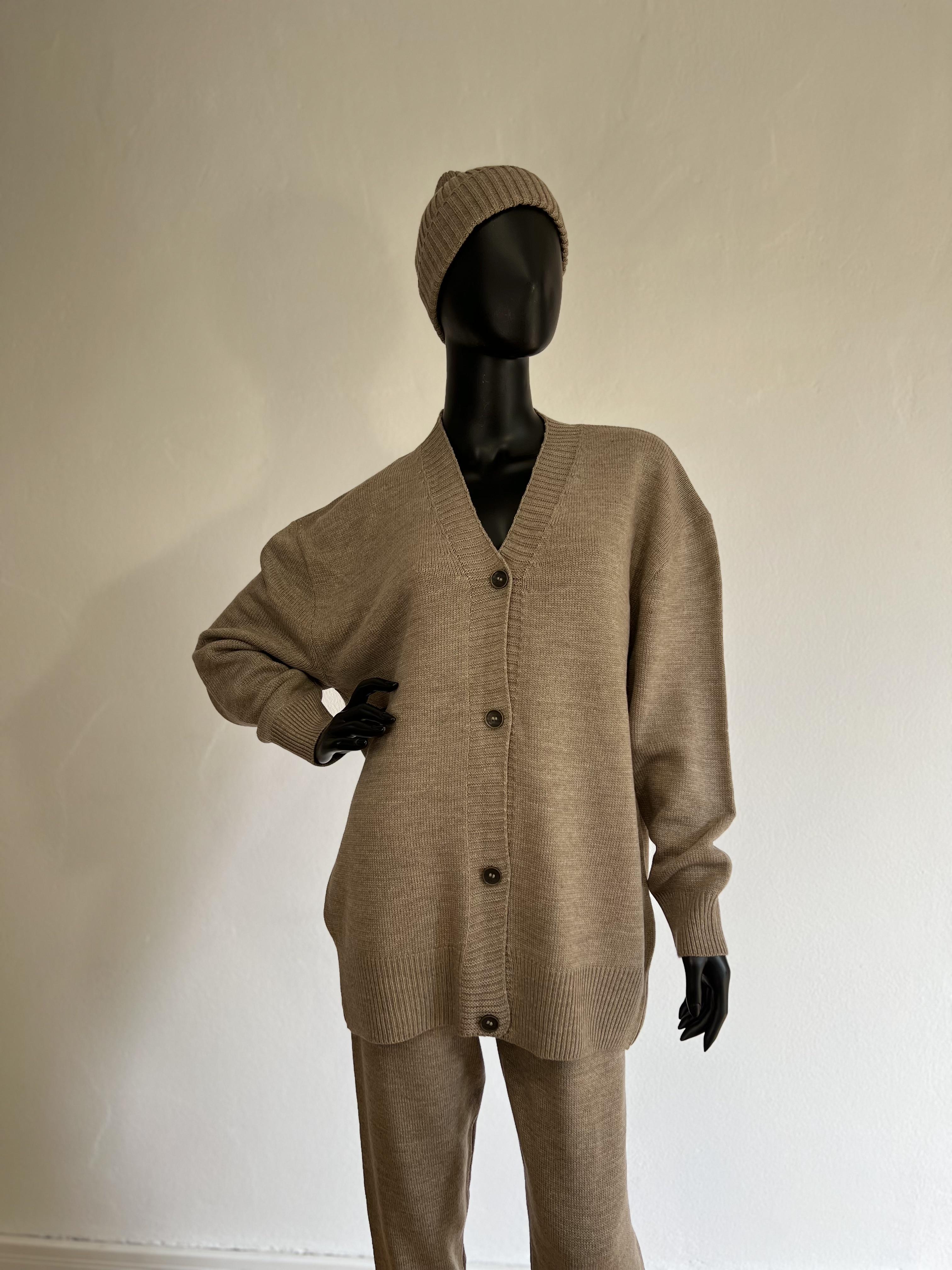 Кардиган вязаный на зиму-весну WALERI one size Коричневый - фото 3 Кардиган вязаный на зиму-весну WALERI one size Коричневый - фото 3