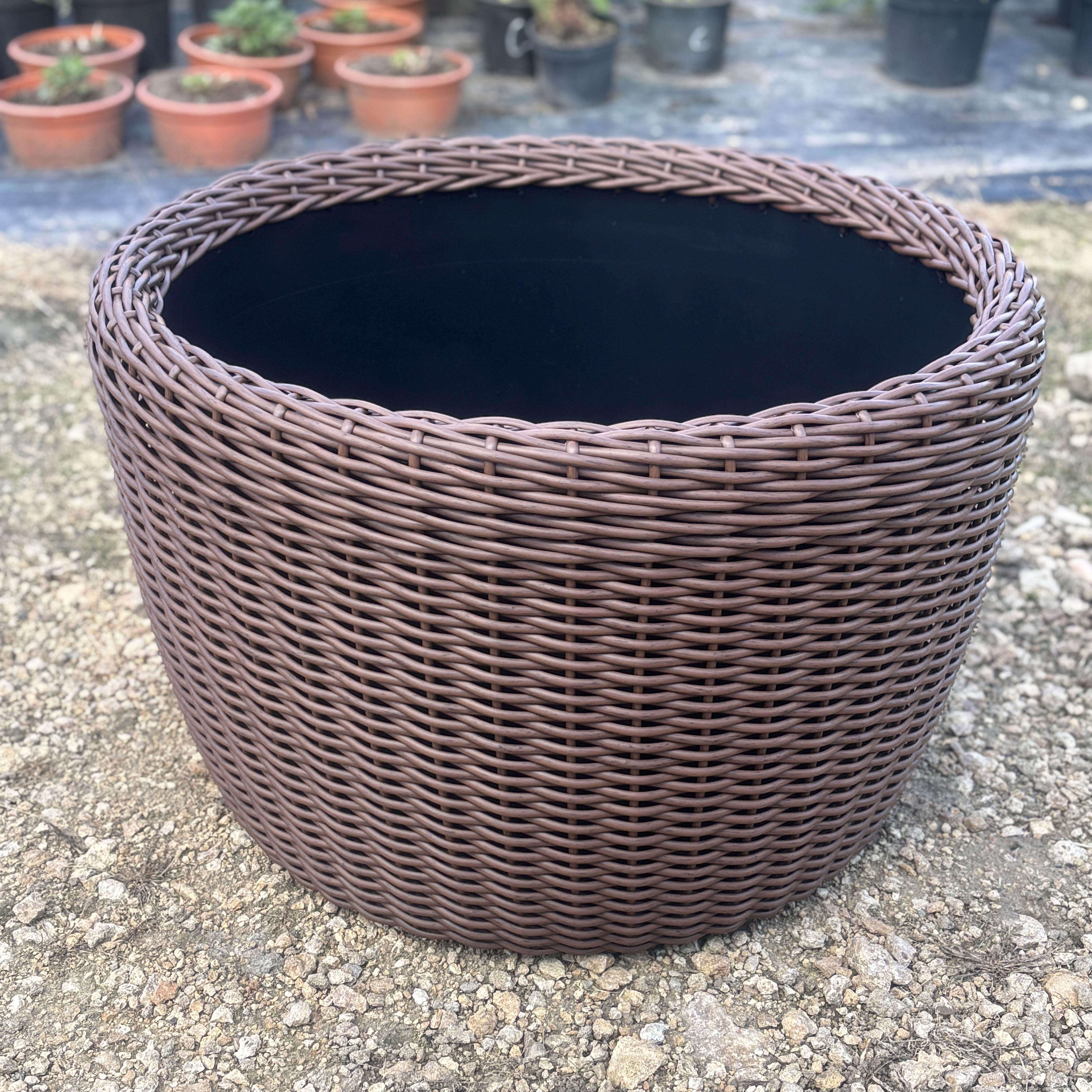 Кашпо велике для рослин та квітів з штучного ротангу/ручної роботи 90 л Молочний шоколад - фото 4 Кашпо велике для рослин та квітів з штучного ротангу/ручної роботи 90 л Молочний шоколад - фото 4