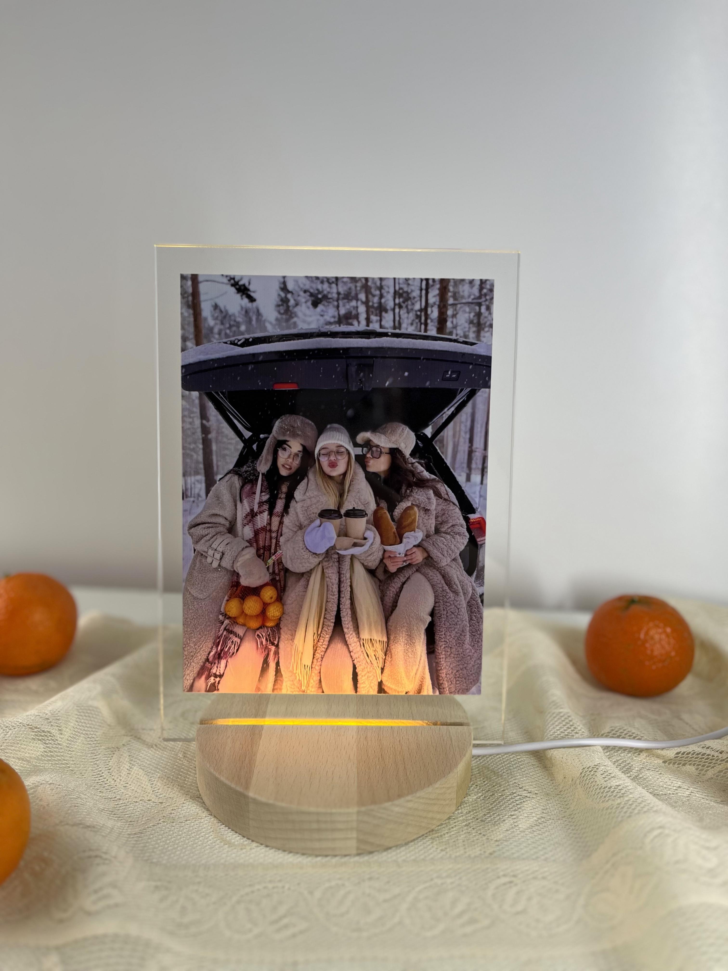 Скляний фото-постер з круглою підстакою та теплою білою підсвіткою А5 (АА8)