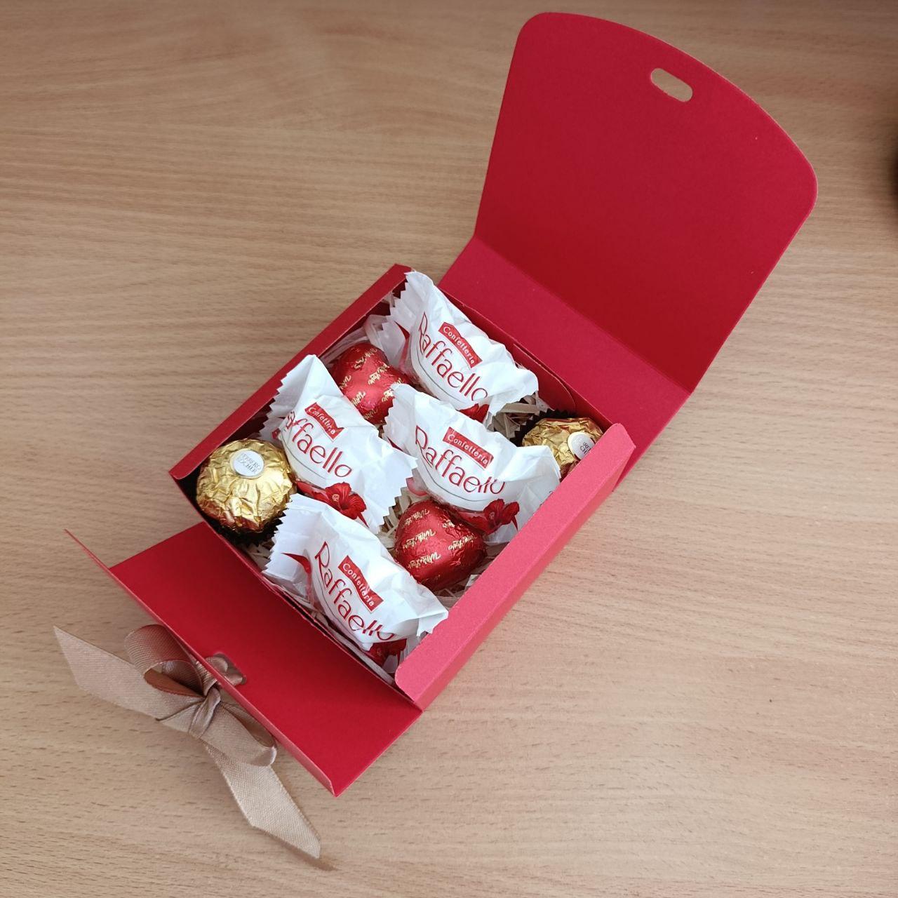 Подарочная коробка с конфетами для девушки на день рождения/день влюбленных/8 марта праздник (ar297)