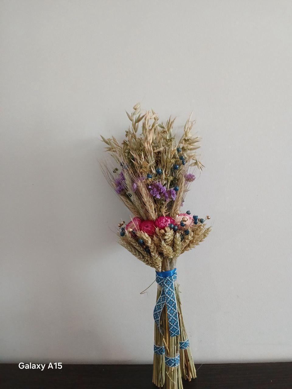 Дидух рождественский из колосья пшеницы/льна и овса на трех ножках 35-40 см с лентой вышиванкой Синий (2822707209) - фото 9 Дидух рождественский из колосья пшеницы/льна и овса на трех ножках 35-40 см с лентой вышиванкой Синий (2822707209) - фото 9