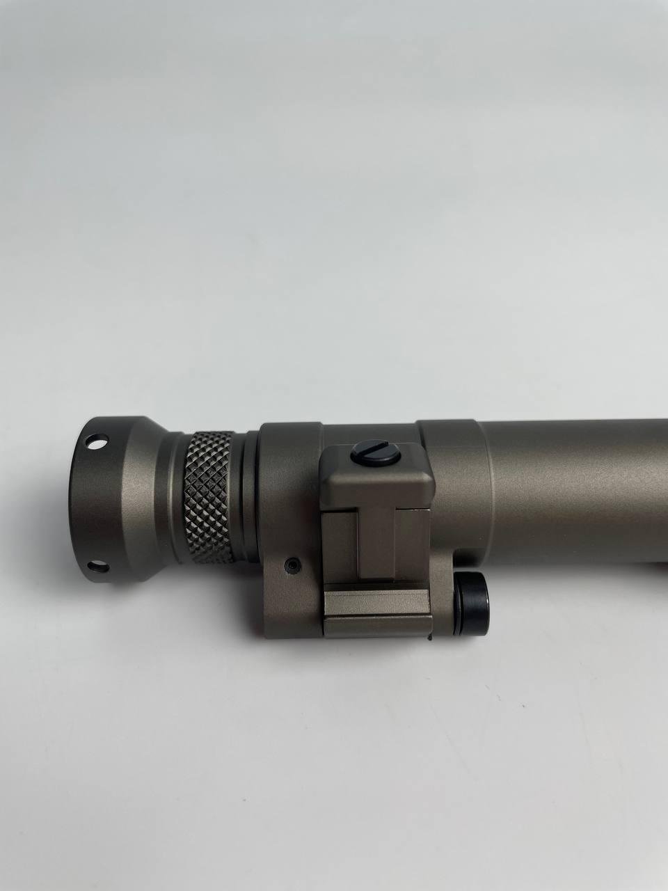 Фонарик оружейный SureFire M640 Койот - фото 5 Фонарик оружейный SureFire M640 Койот - фото 5