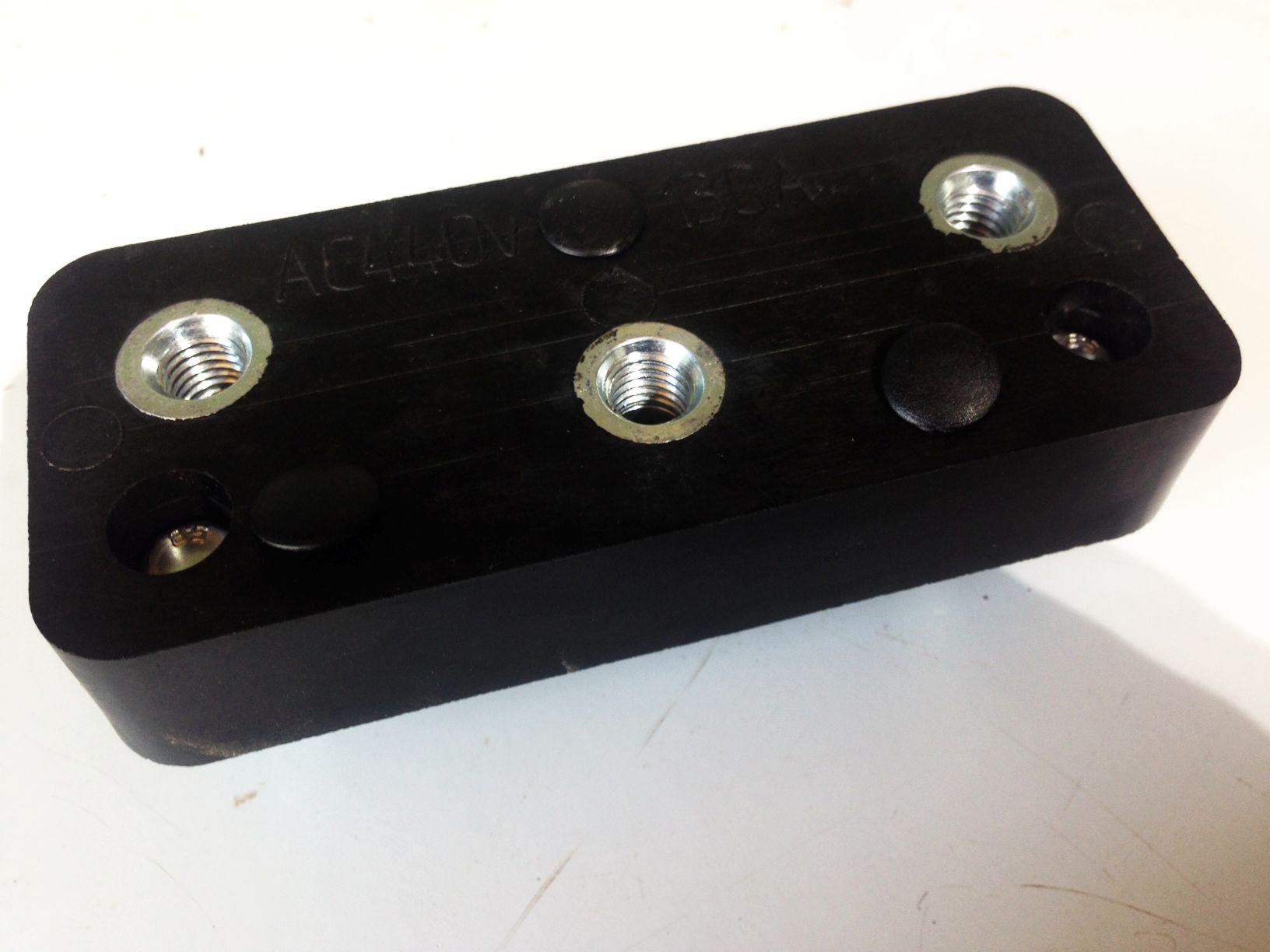 Колодка клеммника КП130А 10 мм 3 полюса (104)