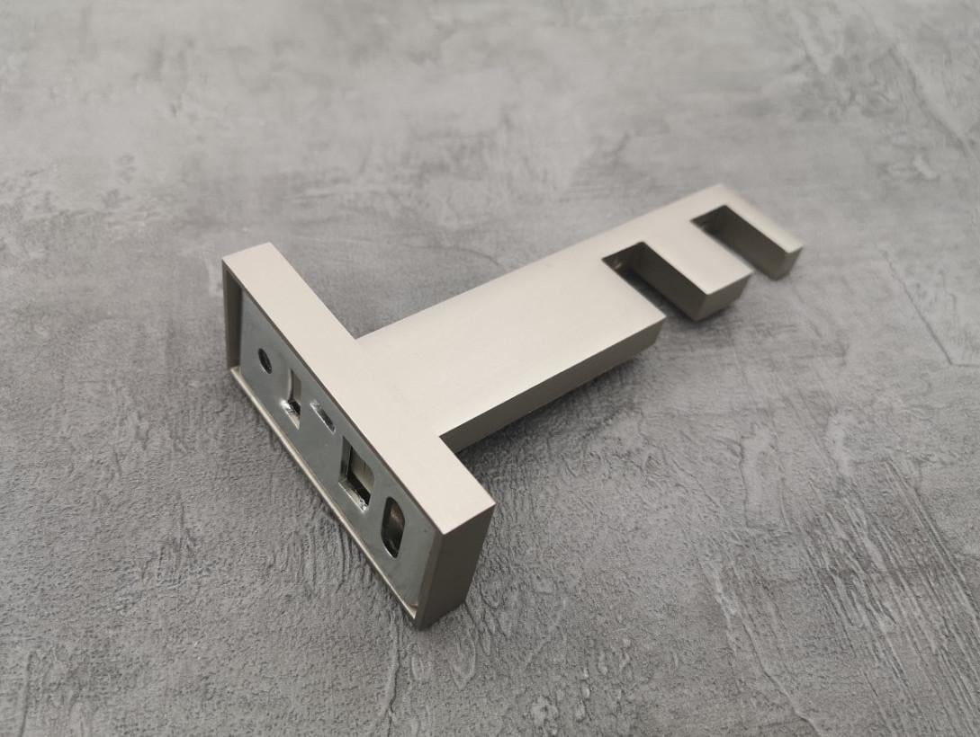 Кронштейн Quadrum Скарлайн подвійний короткий 9-13 см матова сталь Кронштейн Quadrum Скарлайн подвійний короткий 9-13 см матова сталь